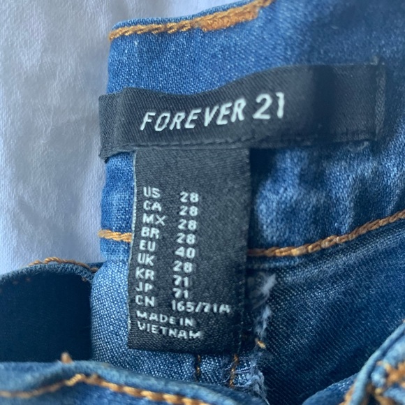 Forever 21 frayed bottom jeans - Picture 2 of 4